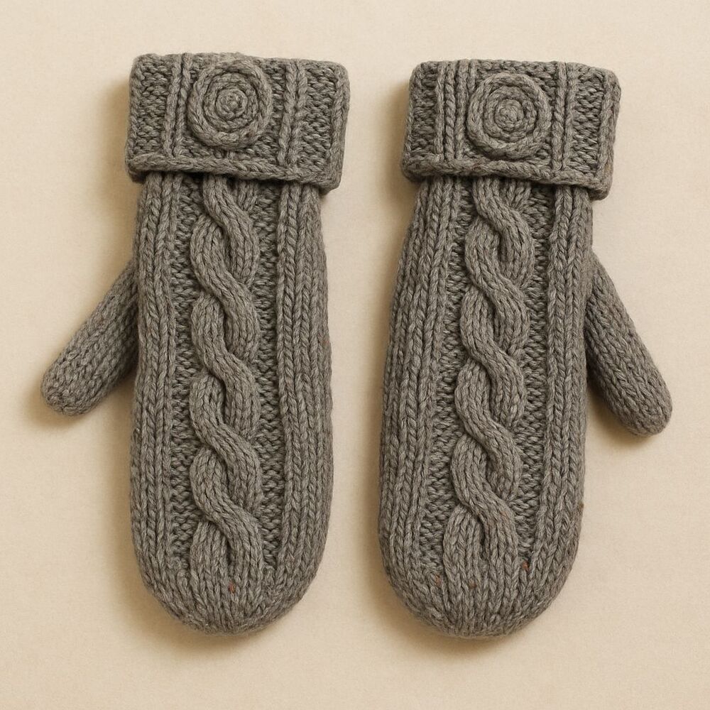 GAP Hand Knit Cable Mittens Women S/M Heather Gray Wool Blend Winter Gloves - Picture 2 of 13